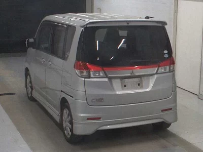 Mitsubishi DELICA D2