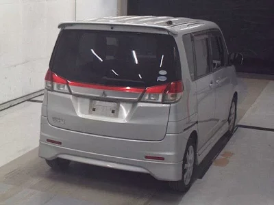 Mitsubishi DELICA D2
