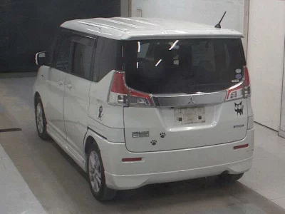 Mitsubishi DELICA D2