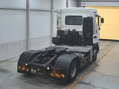 Isuzu TRUCK