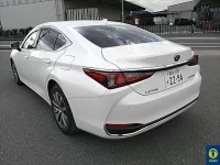Lexus ES лот № 38 оценка 4  с аукциона в Японии 2