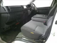 Toyota HIACE VAN лот № 805 оценка 3.5  с аукциона в Японии 2