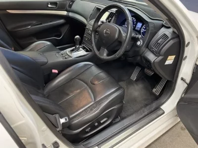 Nissan SKYLINE  с аукциона в Японии