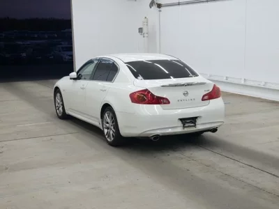 Nissan SKYLINE  с аукциона в Японии