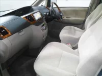 Toyota NOAH лот № 4318 оценка R  с аукциона в Японии 2