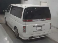 Nissan ELGRAND лот № 3019 оценка 4  с аукциона в Японии 1