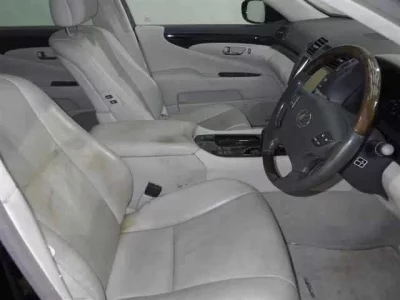 Lexus LS  с аукциона в Японии