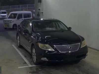 Lexus LS  с аукциона в Японии
