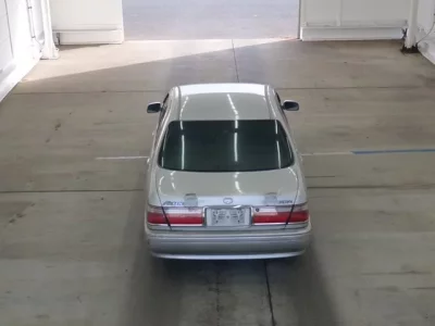 Toyota CROWN  с аукциона в Японии