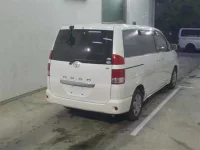 Toyota NOAH лот № 298 оценка 3.5  с аукциона в Японии 4