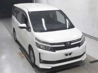 Toyota VOXY  с аукциона в Японии