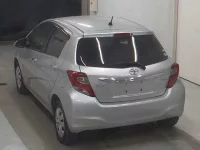Toyota VITZ лот № 3056 оценка 4  с аукциона в Японии 1
