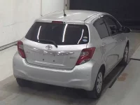 Toyota VITZ лот № 3056 оценка 4  с аукциона в Японии 4