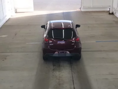 Mazda DEMIO  с аукциона в Японии