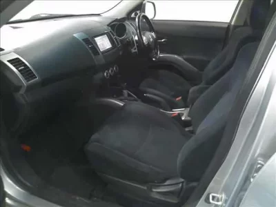 Mitsubishi OUTLANDER  с аукциона в Японии
