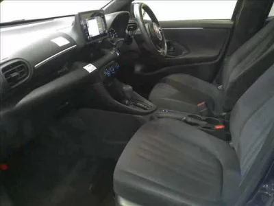 Toyota YARIS  с аукциона в Японии