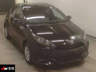 Toyota YARIS  с аукциона в Японии