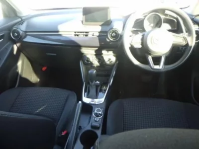 Mazda DEMIO  с аукциона в Японии