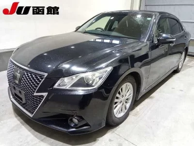 Toyota CROWN  с аукциона в Японии