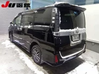 Toyota VOXY лот № 9261 оценка 4  с аукциона в Японии 1