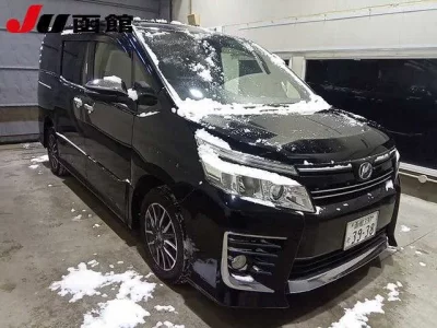Toyota VOXY  с аукциона в Японии