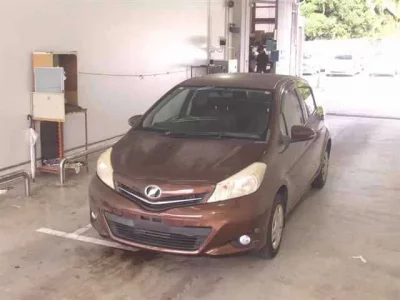 Toyota VITZ  с аукциона в Японии
