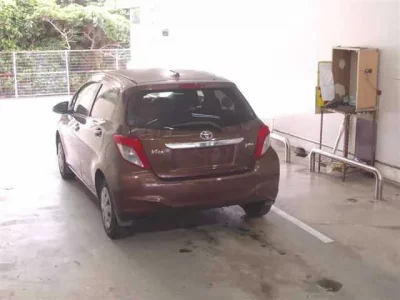 Toyota VITZ  с аукциона в Японии