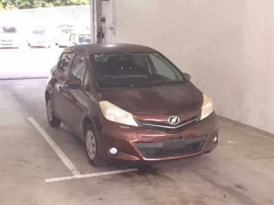 Toyota VITZ  с аукциона в Японии