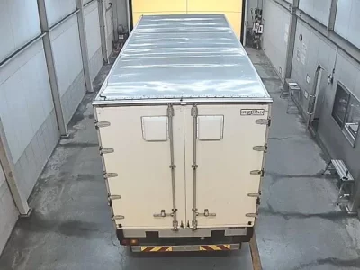 Isuzu FORWARD  с аукциона в Японии