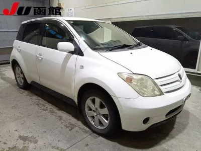 Toyota IST  с аукциона в Японии