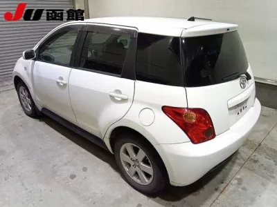 Toyota IST  с аукциона в Японии