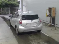 Toyota AQUA лот № 1113 оценка 3  с аукциона в Японии 1