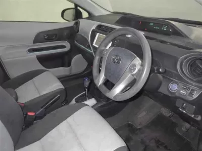 Toyota AQUA  с аукциона в Японии