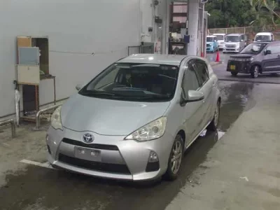 Toyota AQUA  с аукциона в Японии