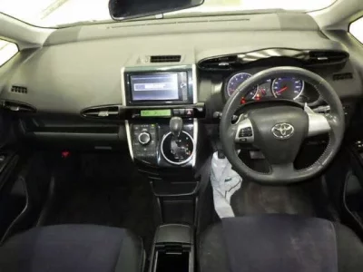Toyota WISH  с аукциона в Японии