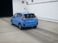 Honda FIT лот № 2817 оценка 3.5  с аукциона в Японии 1