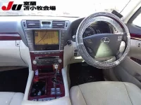 Lexus LS лот № 5045 оценка 3.5  с аукциона в Японии 2