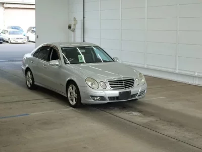 Mercedes-Benz E CLASS  с аукциона в Японии