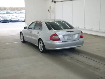 Mercedes-Benz E CLASS  с аукциона в Японии