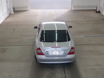 Mercedes-Benz E CLASS  с аукциона в Японии