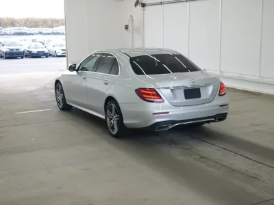 Mercedes-Benz E CLASS  с аукциона в Японии