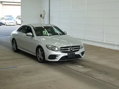 Mercedes-Benz E CLASS  с аукциона в Японии