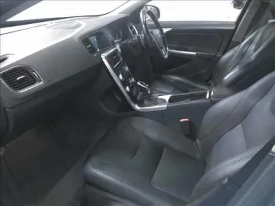 Volvo S60  с аукциона в Японии