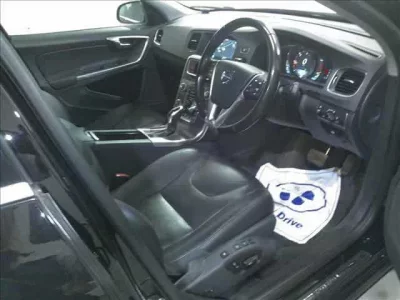 Volvo S60  с аукциона в Японии