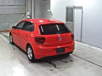 Volkswagen POLO  с аукциона в Японии