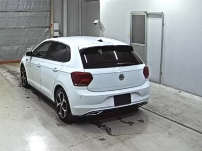 Volkswagen POLO  с аукциона в Японии