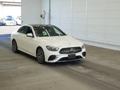 Mercedes-Benz E CLASS  с аукциона в Японии
