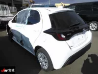 Toyota YARIS лот № 3002 оценка   с аукциона в Японии 1