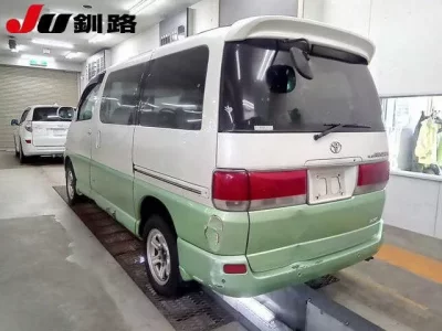 Toyota HIACE REGIUS  с аукциона в Японии