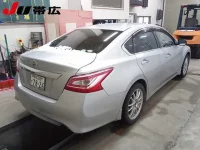 Nissan TEANA лот № 7017 оценка R  с аукциона в Японии 1